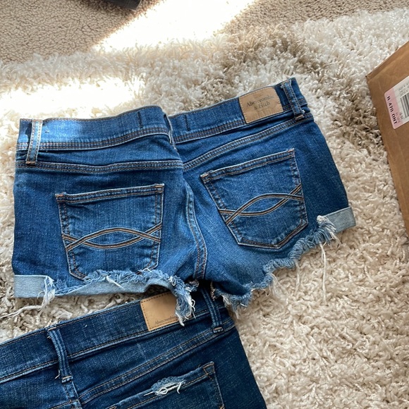 A&f size 2 shorts three pair jean stretchy shorts - Picture 4 of 6